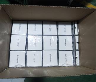 Kanadský zákazník, který si objednává luxusní šperkovnice